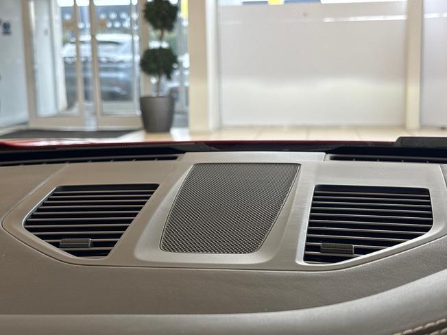 PORSCHE 911 Photo 18