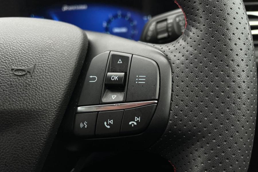Ford Kuga Photo autoimg-7e304b1400d88bf9cccc45daa44714cf7f42bc00.jpg