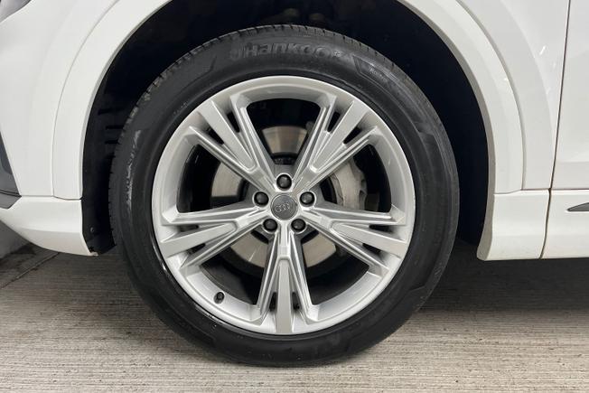 AUDI Q8 Photo 5