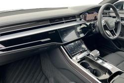AUDI A8 Photo 2