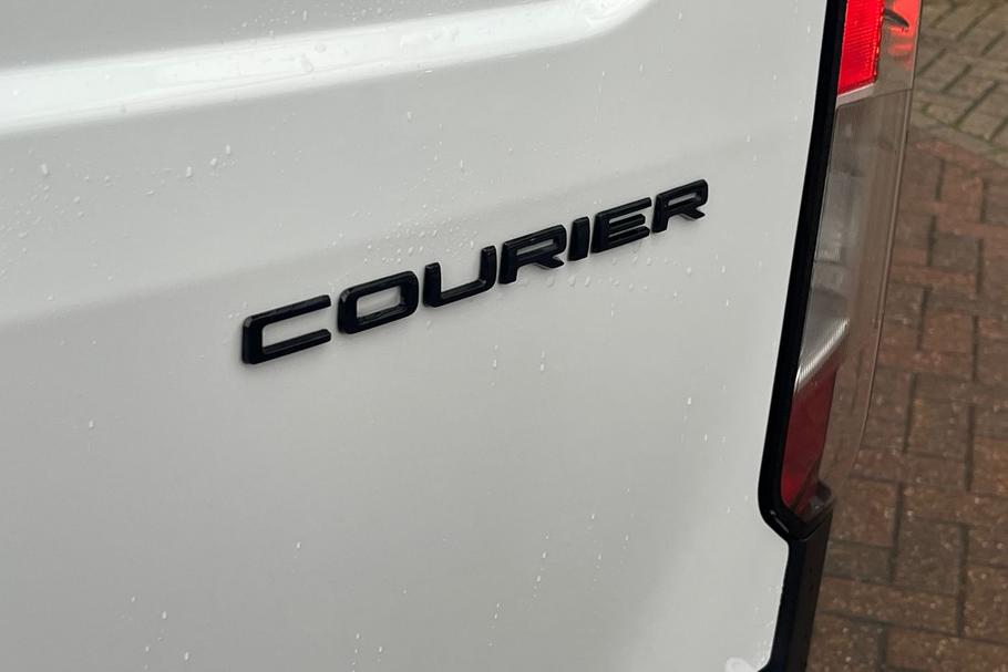 Used Ford TRANSIT COURIER LO25TZX 19