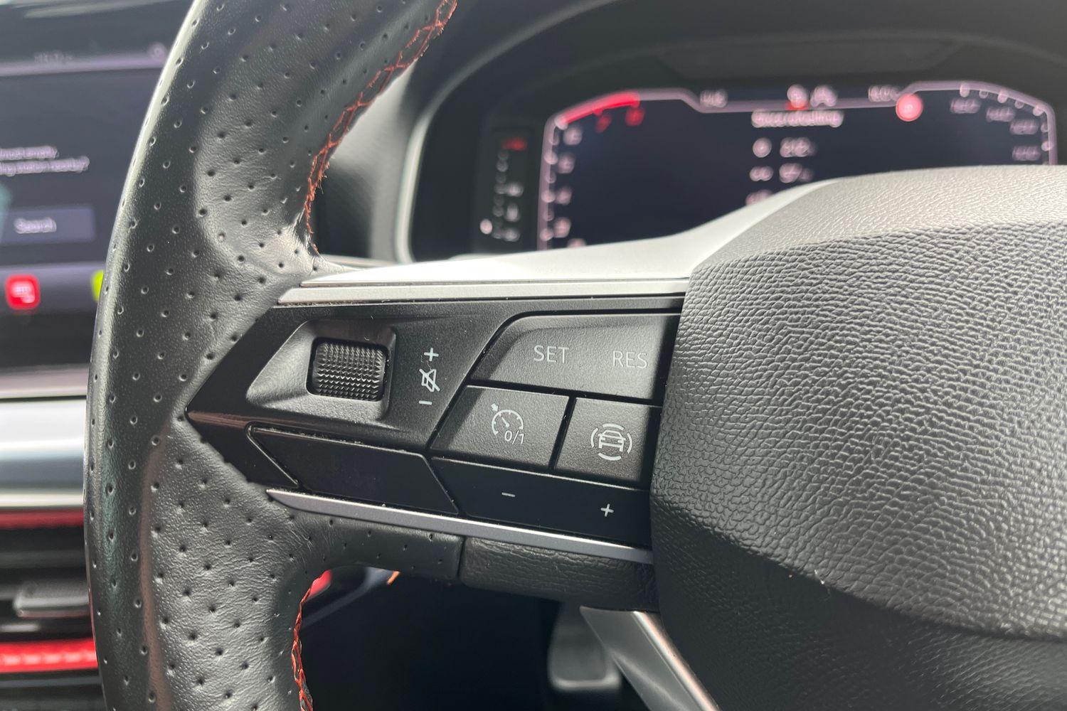 SEAT ARONA Photo 23