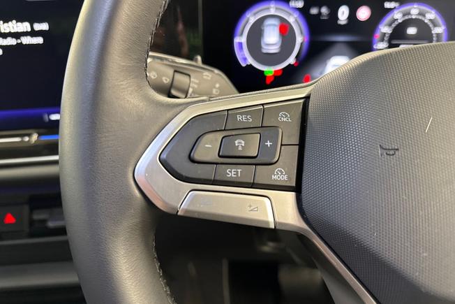 VOLKSWAGEN Tiguan Photo 16