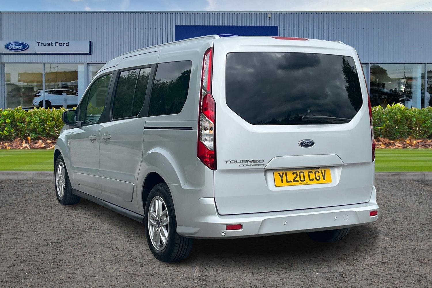 Ford GRAND TOURNEO CONNECT Photo 1