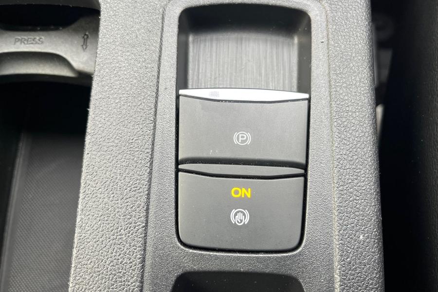 Ford Kuga Photo autoimg-7e3d77e7bd4e38a3d4c9978de903671e44cafe64.jpg