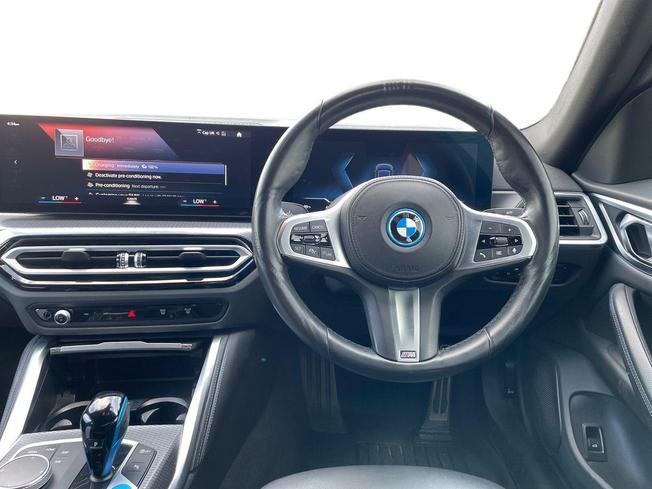 BMW I4 Photo 11