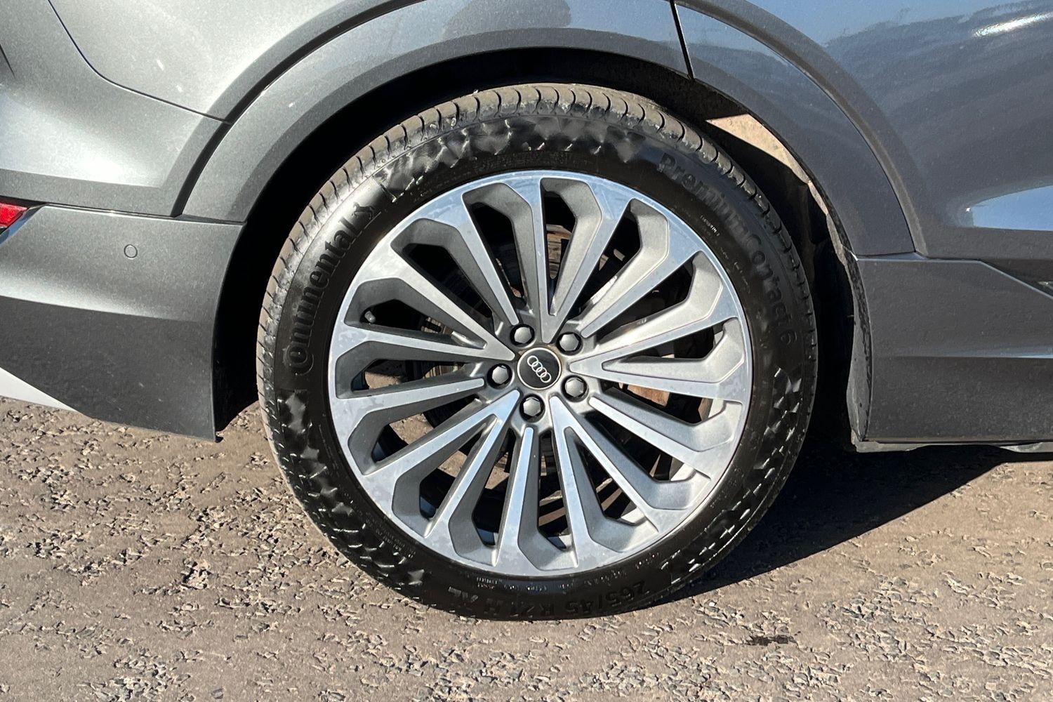 Audi E-TRON Photo 7