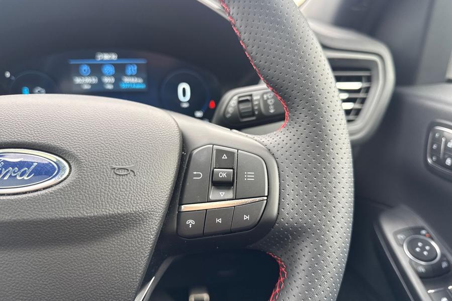 Ford KUGA Photo autoimg-7e441f2e45e35ca9aab0926b2833acccb3e8e361.jpg
