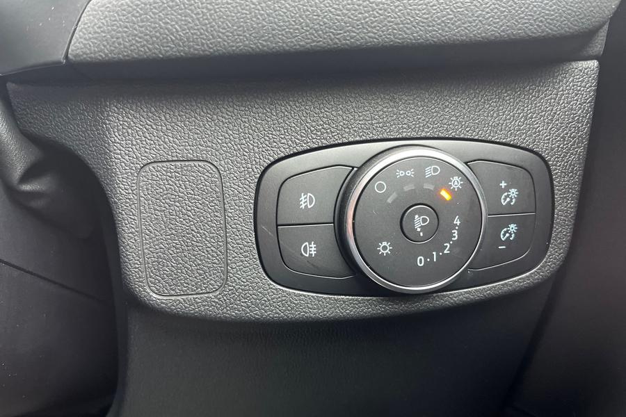 Ford FOCUS Photo autoimg-7e466e7be1a5114cdba59d05c45e0bb9ca10e80e.jpg