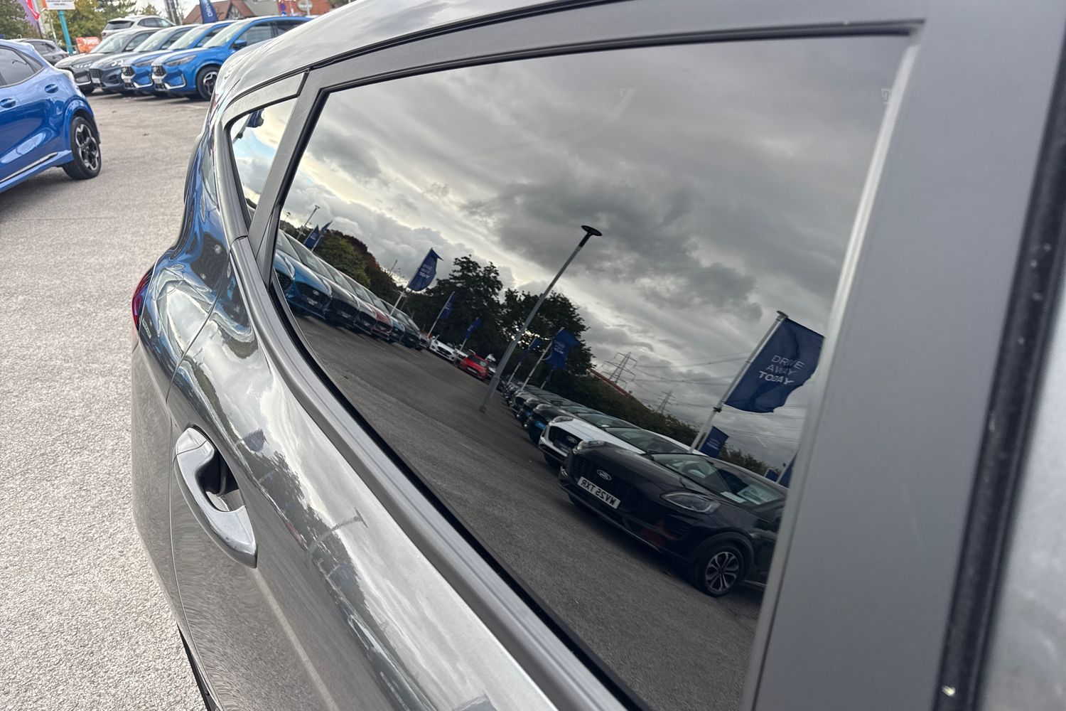 Ford FIESTA Photo 35