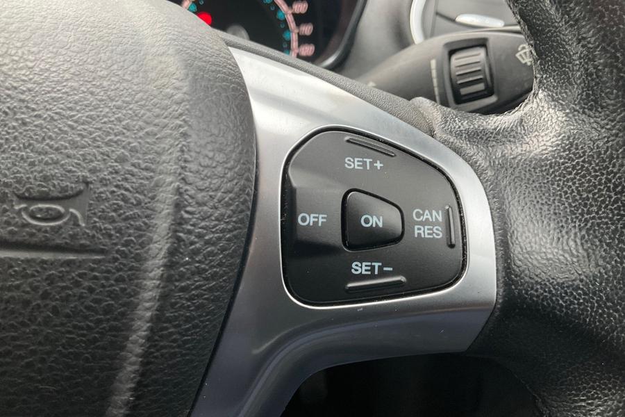 Ford FIESTA Photo autoimg-7e4ad709f1215e2ce1847aafc69efd18d74528f4.jpg