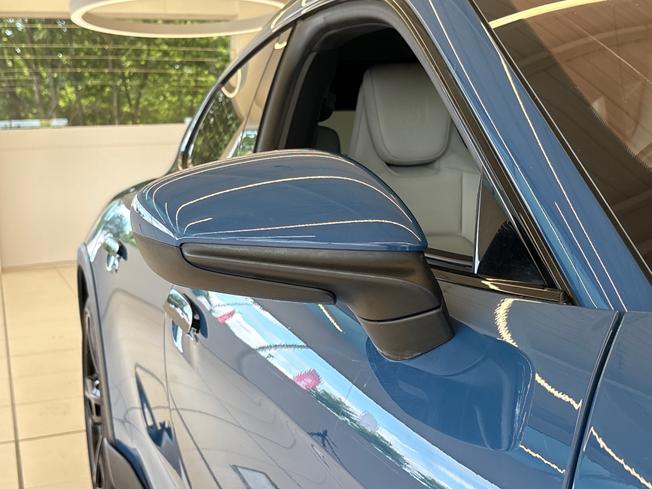 PORSCHE Taycan Photo 22