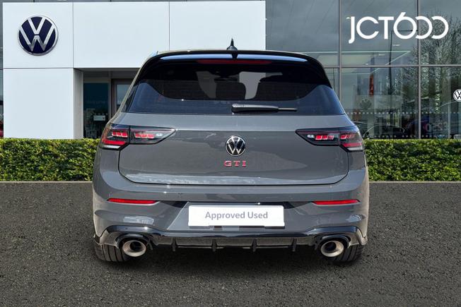 VOLKSWAGEN Golf Photo 7