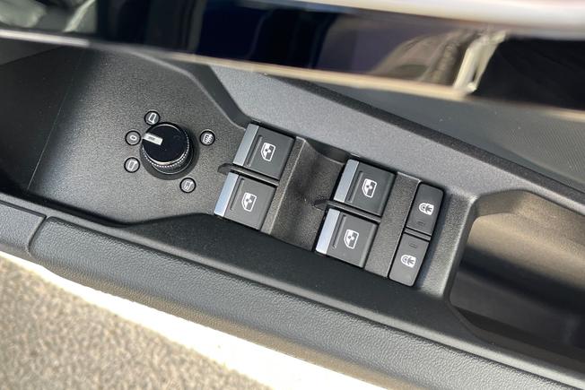 AUDI Q4 e-tron Photo 53