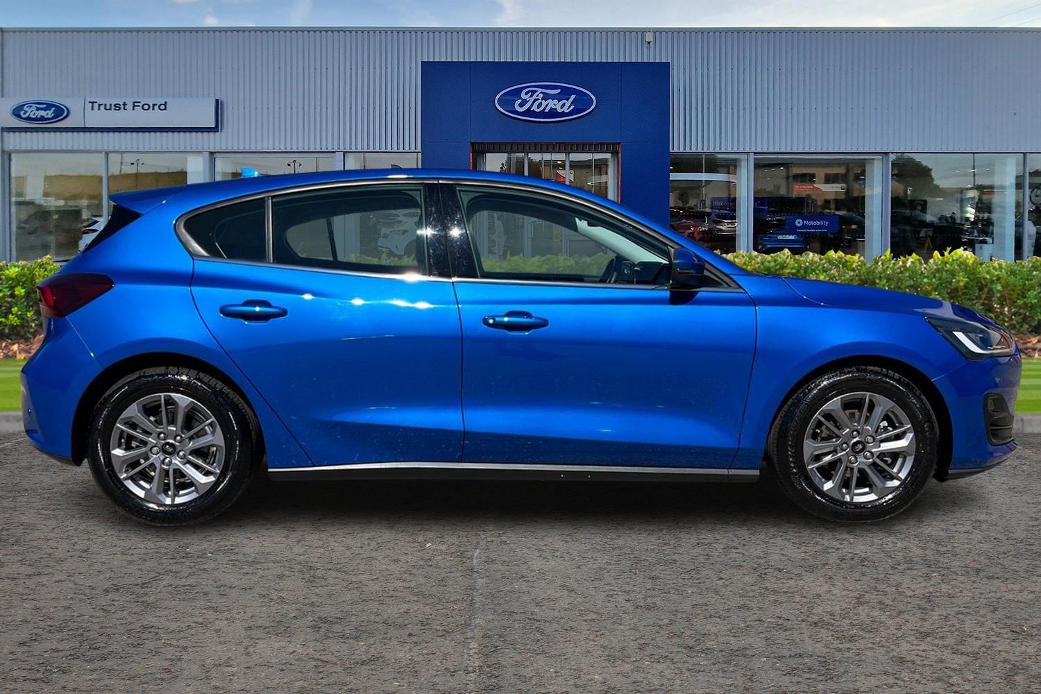 Ford Focus Photo 2