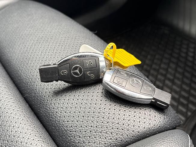 MERCEDES-BENZ GLC Photo 46