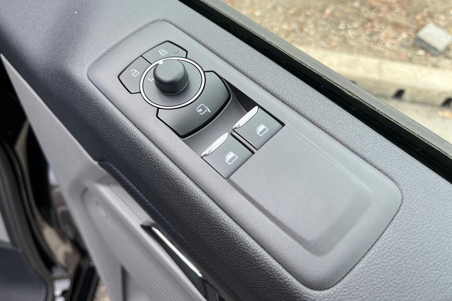 Ford Transit Custom Photo autoimg-7e5cd0e0046707761dd2c22ef67875d5067953a4.jpg
