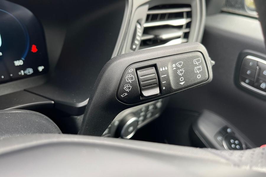 Ford KUGA Photo autoimg-7e65547a03681c89411258f38dd1e87939c8a2bd.jpg