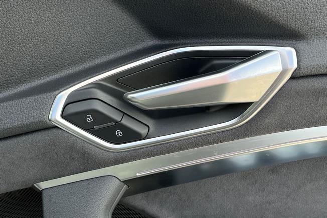 AUDI e-tron Photo 50
