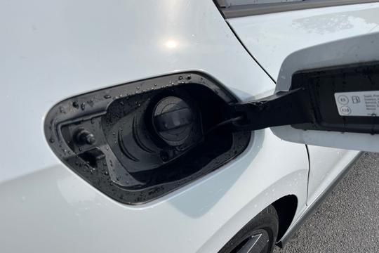 Volkswagen Golf Photo autoimg-7e66a18ef4b65e529603d773f29b11dd4bf6150a.jpg