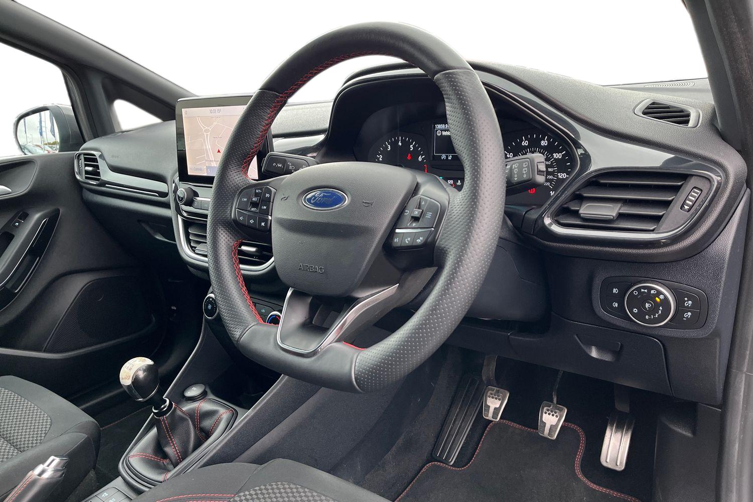 Ford Fiesta Photo 8