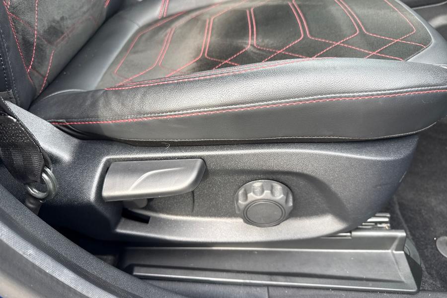 Ford PUMA Photo autoimg-7e6f3e811bafe375817e8a9adcc04dd1e5ee5290.jpg