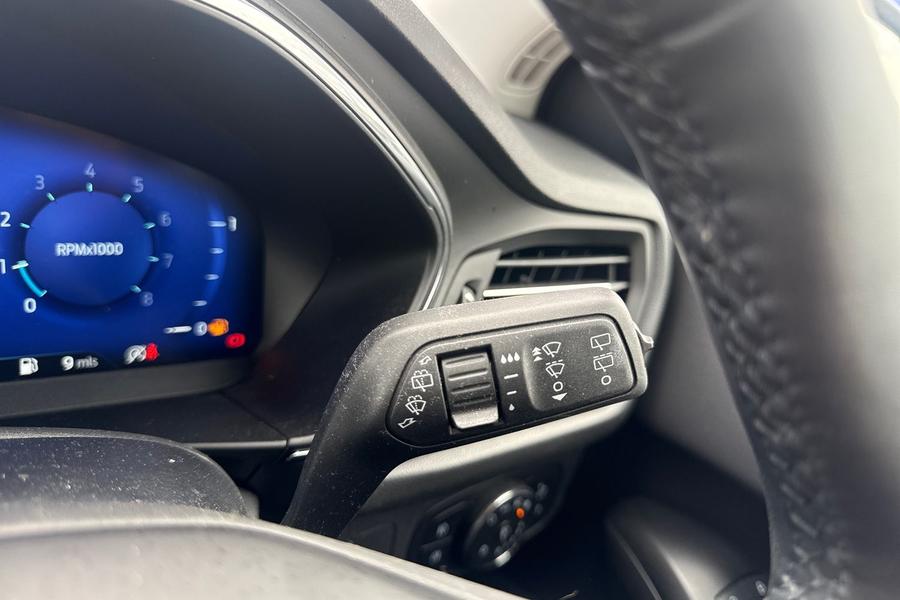 Ford FOCUS Photo autoimg-7e6f7cfb82d9c0278bc4bc9b19701daa441a9830.jpg