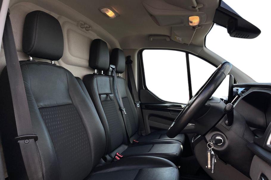 Used FORD TRANSIT CUSTOM NV18BXH 9