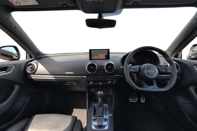 AUDI RS3 Photo 10