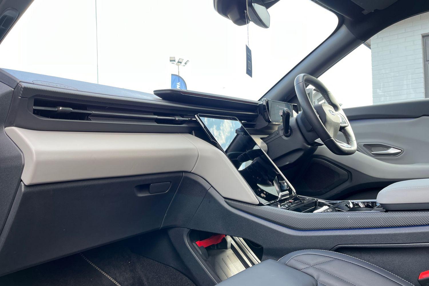 Ford Explorer Photo 17