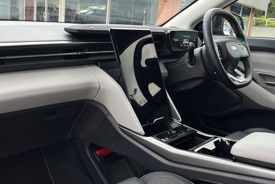 Used Ford EXPLORER 18