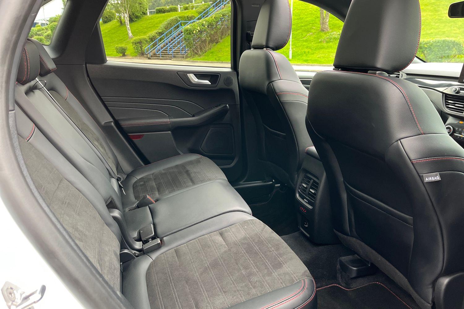 Ford KUGA Photo 37