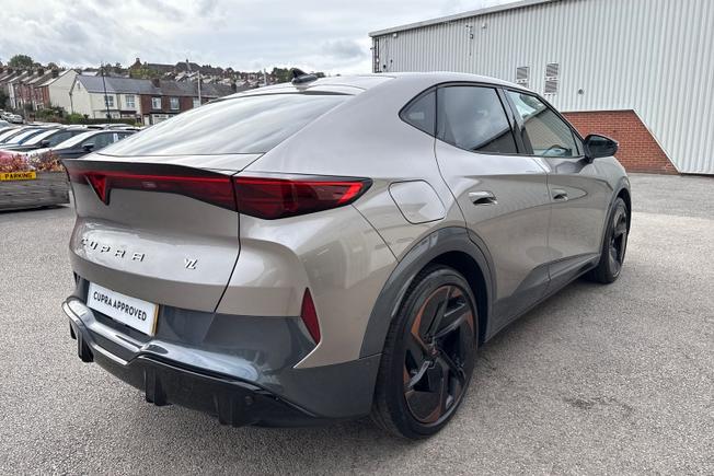 CUPRA Tavascan Photo 23