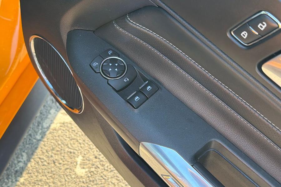 Ford MUSTANG Photo autoimg-7e8de55abe400b592343606a8d27ad21c0c6485a.jpg