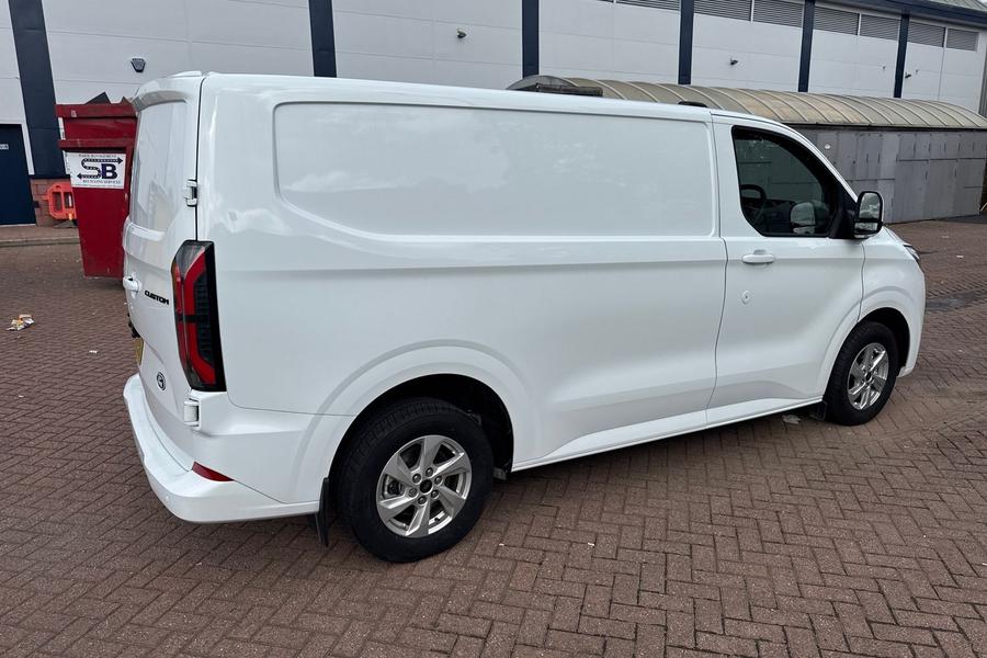 Ford E-TRANSIT CUSTOM Photo autoimg-7e8e1acedd689a839d6e5be5a24c163c7def2bbc.jpg