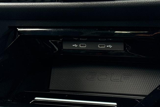 VOLKSWAGEN Golf Photo 23