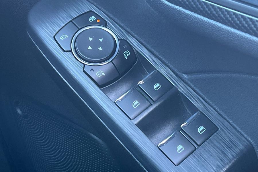 Ford KUGA Photo autoimg-7e9494ab645e0ecc851b6db62f18b84f15c7616f.jpg