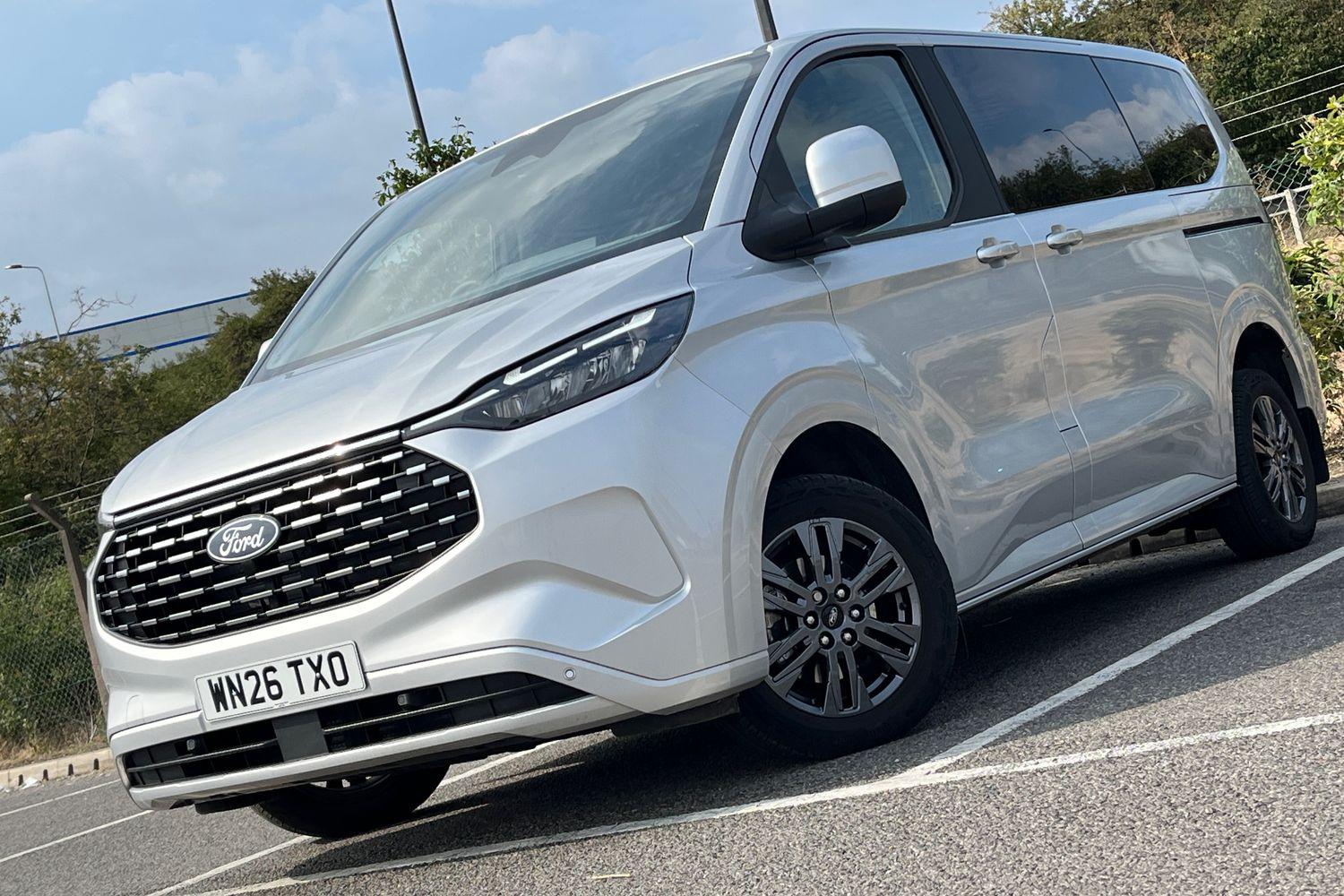 Ford TOURNEO CUSTOM Photo 24