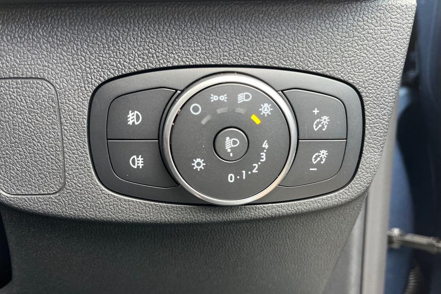 Ford FOCUS Photo autoimg-7e972da1a87e288bf01741e8d477e731bea4f9b4.jpg