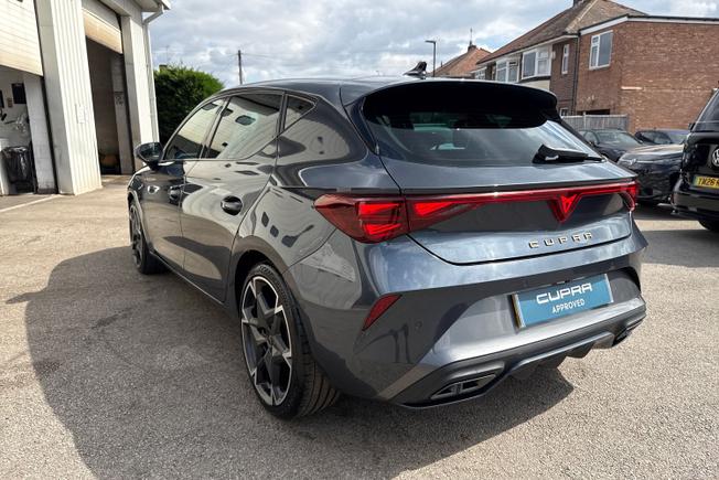 CUPRA Leon Photo 23
