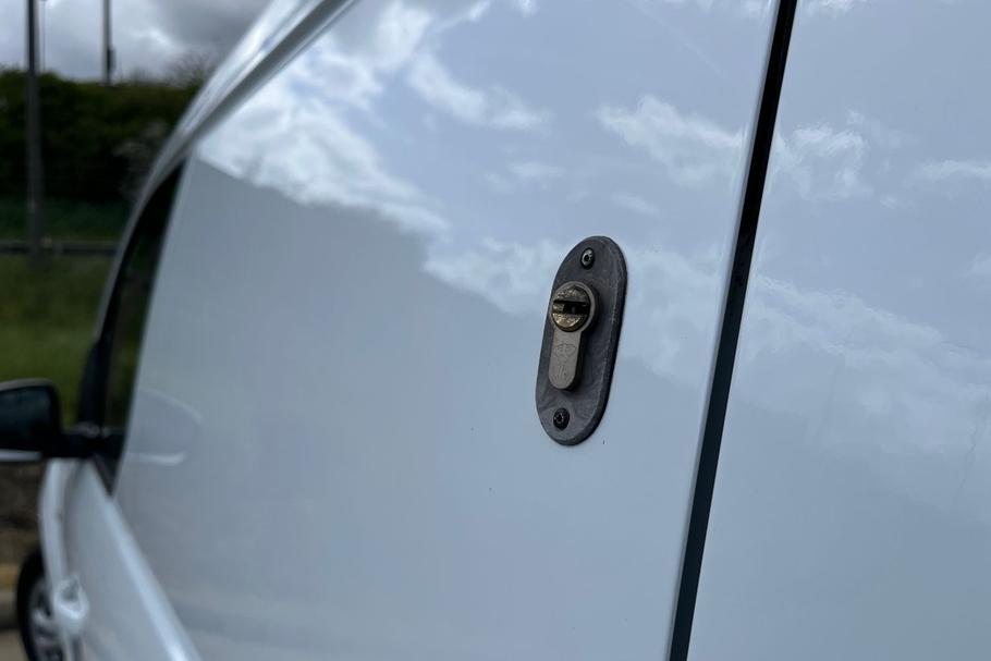 Used FORD TRANSIT CONNECT KV69WTJ 8