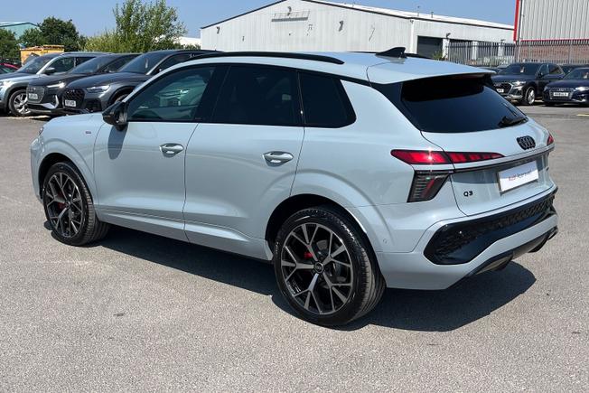 AUDI Q3 Photo 25