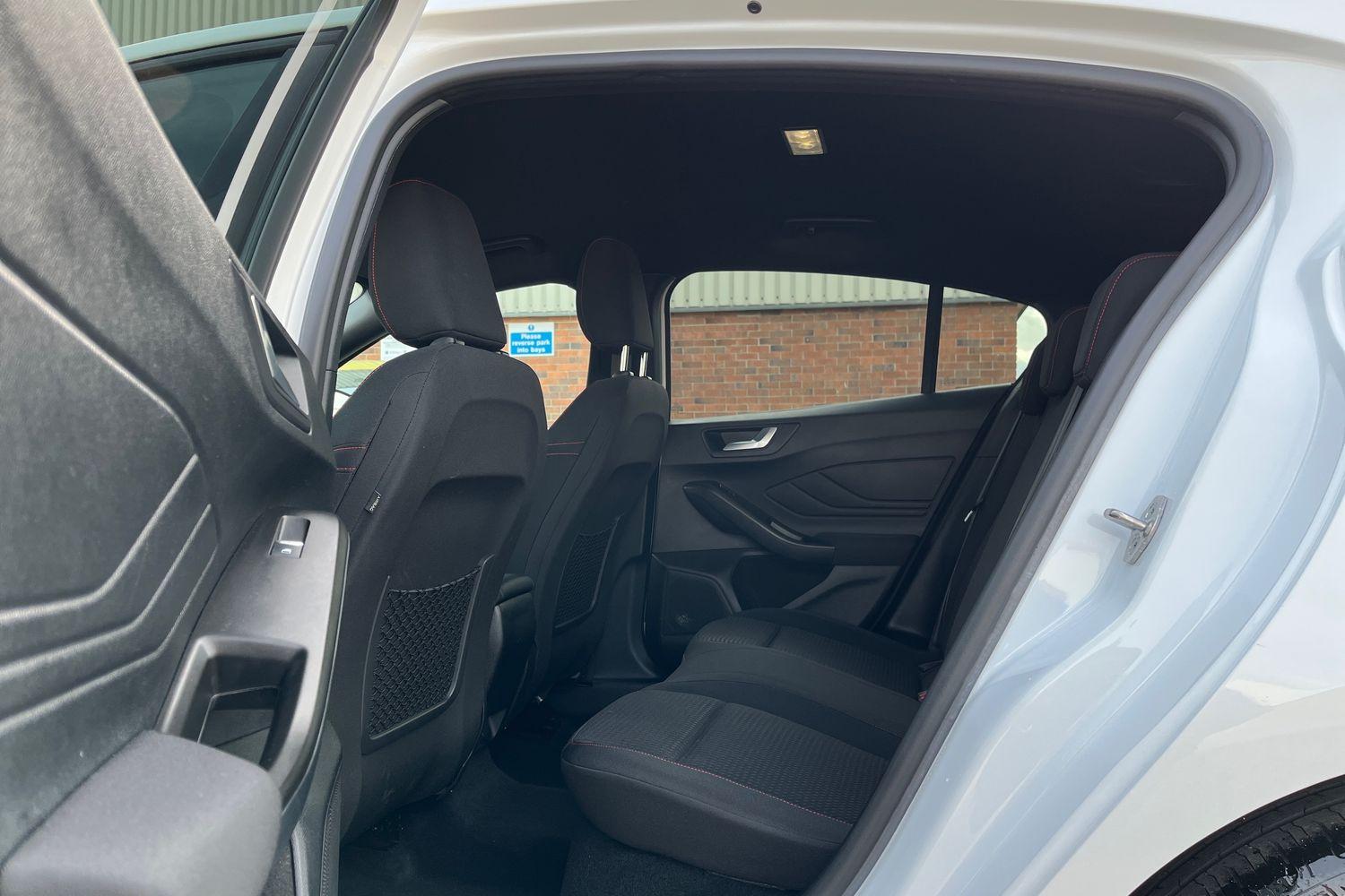 Ford Focus Photo 24