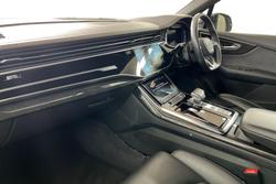 AUDI Q7 Photo 2