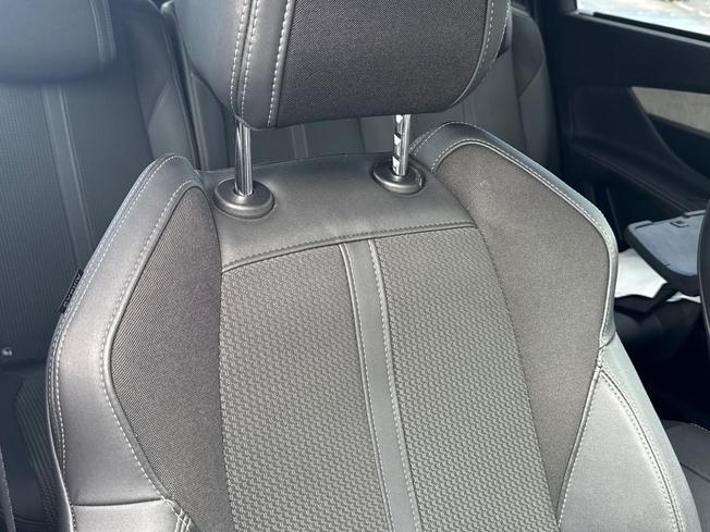 PEUGEOT 5008 Photo 48