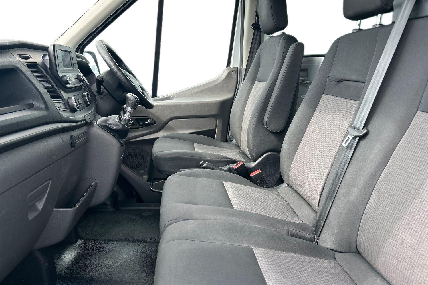 Ford TRANSIT LUTON Photo 10