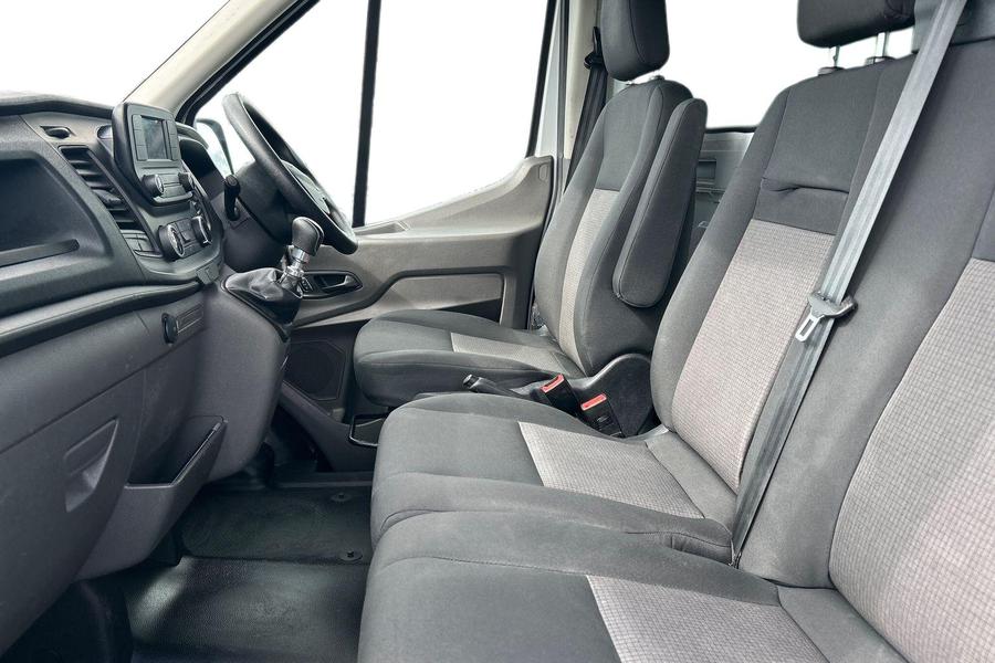 Ford TRANSIT LUTON Photo autoimg-7eb6dff635023fa908be2dd72a791f43afe3e5c4.jpg
