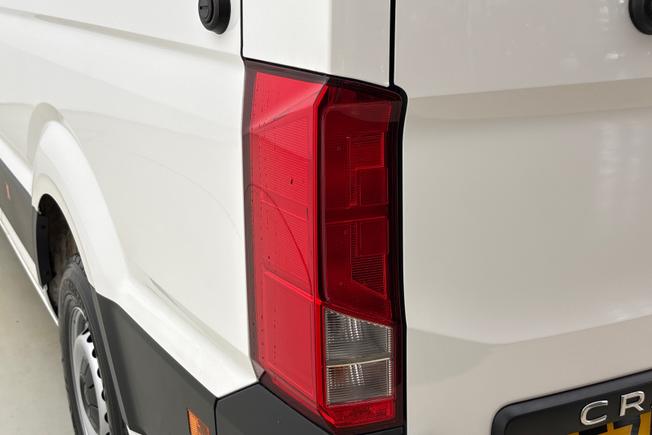 VOLKSWAGEN Crafter Photo 18