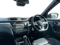 NISSAN Qashqai Photo 2