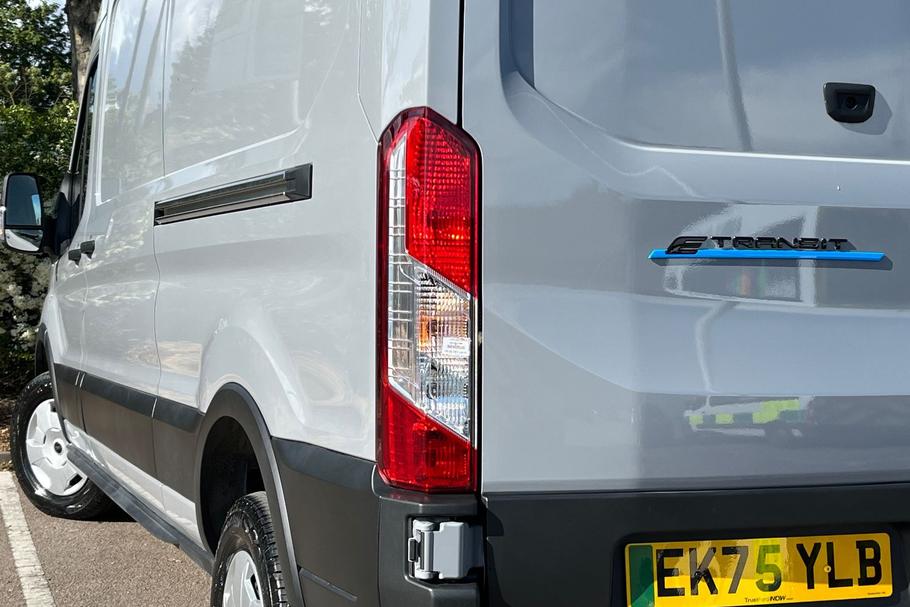 Used Ford E-TRANSIT EK75YLB 29